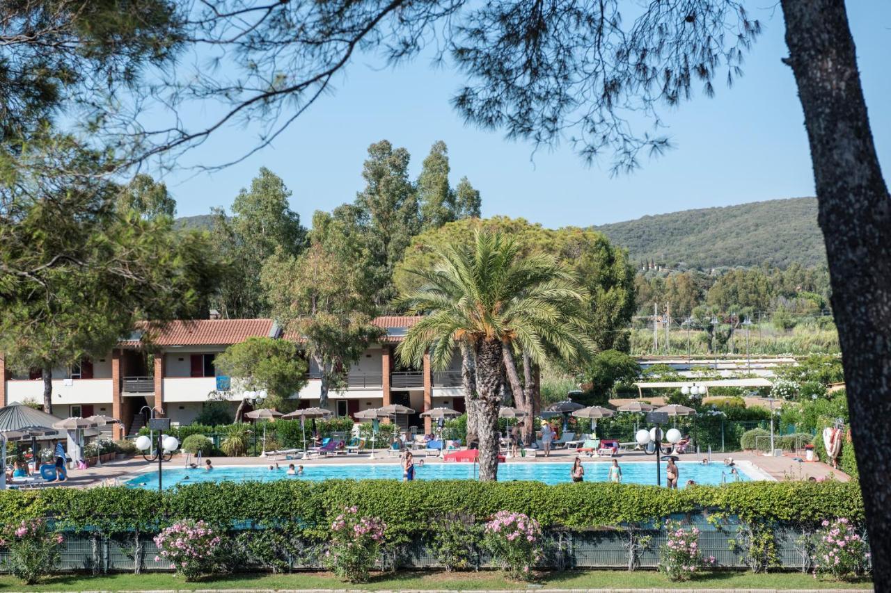 Golfo Del Sole Hotel & Holiday Resort Follonica Exterior photo